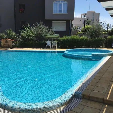 Appartement студио сони 1 *